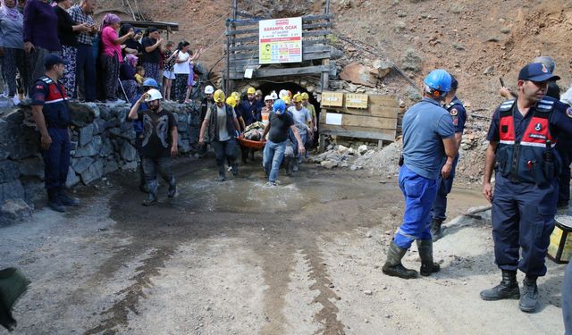 Denizli'de madendeki göçükte mahsur kalan 2 işçi kurtarıldı