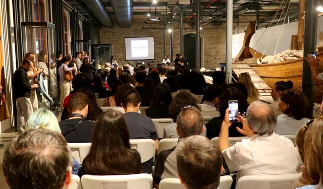 "Çal Dede" belgeseli İzmir'de seyircisiyle buluştu