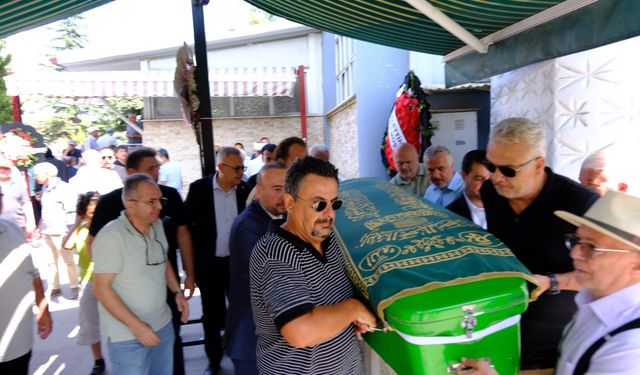 Uşak İl Milli Eğitim Müdür Yardımcılığı yapan Zeki Çiftçi hayata gözlerini yumdu