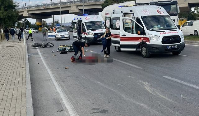 Afyonkarahisar'da tır motosiklete çarptı; 2 ölü!