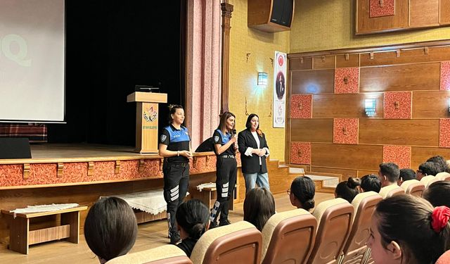 İzmir'de öğrencilere "akran zorbalığı" eğitimi!