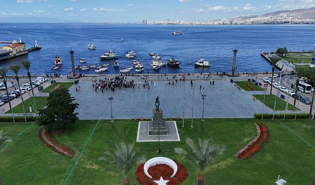 Ege Denizi'nde Küresel Sumud Filosuna destek