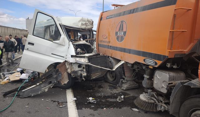 Kütahya ve Eskişehir arasında karayolları aracına çarpan karavan sürücüsü Celal Uygun hayatını kaybetti