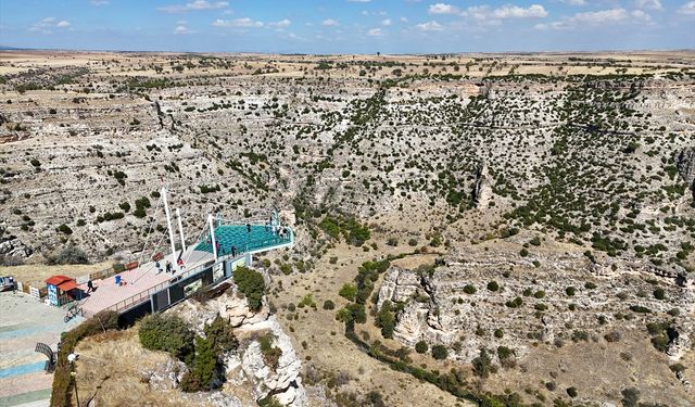 Ulubey Kanyonu'nun saklı kalan güzellikleri sanal uçuşla keşfedilebilecek
