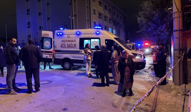 Denizli'de evin tavanı çöktü, 6 kişi yaralandı!