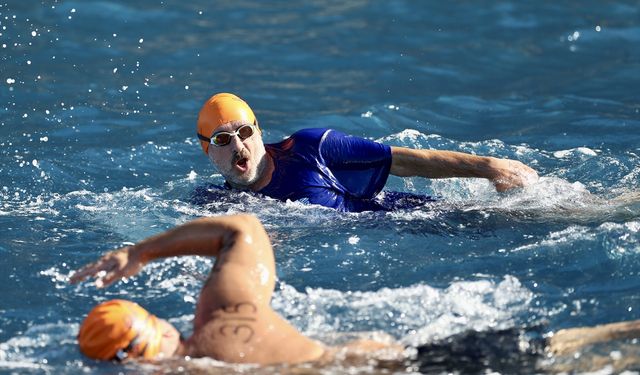 Fethiye Ölüdeniz'de açık su yüzme yarışı yapıldı
