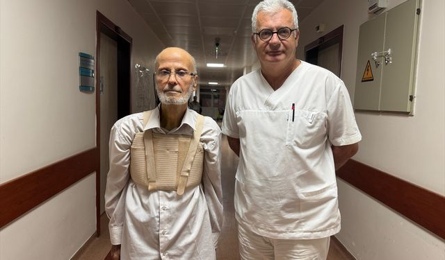 Kalbi 3 kez duran 74 yaşındaki hasta sağlığına kavuştu!