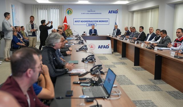 İzmir'de 6,6 büyüklüğünde deprem senaryolu tatbikat!