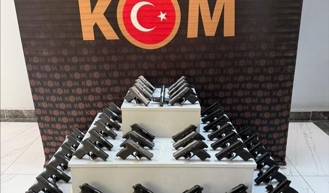 Uşak'ta yolcu otobüsündeki valizlerden adeta cephanelik çıktı