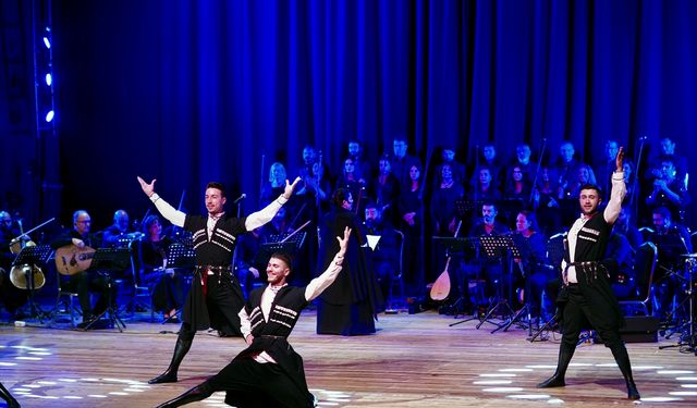 İzmir Devlet Türk Dünyası Dans ve Müzik Topluluğu'ndan 29 Ekim özel konseri