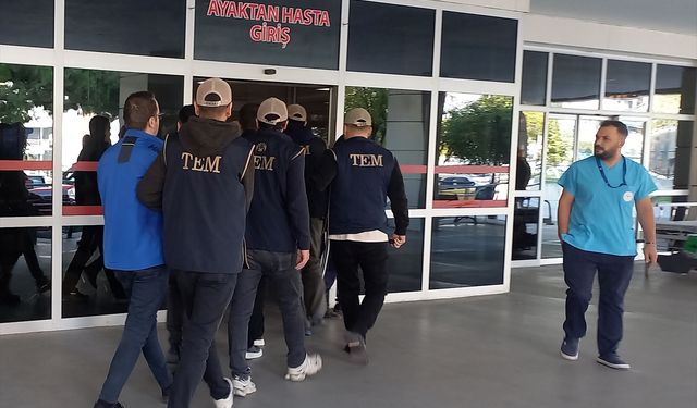 Manisa'da FETÖ operasyonu, 3 tutuklu!