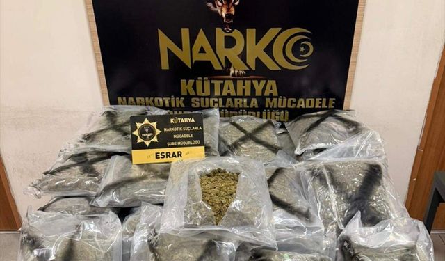 Kütahya'da kamyonda yasaklı madde ele geçirildi, 3 tutuklu!