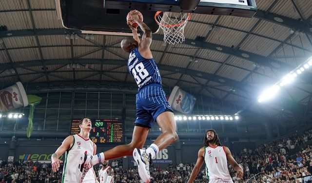 Karşıyaka: 87 - Anadolu Efes: 101