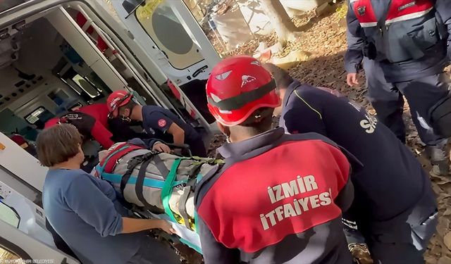 İzmir'de kuyuya düşen Halik Tüysüz'ü itfaiye kurtardı