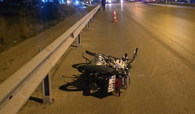 Afyonkarahisar'da otomobil ile motosiklet çarpıştı, 14 yaşındaki çocuk öldü!