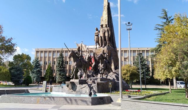 Uşak'ta havalar yeniden ısınmaya başladı! 5 gün içinde 25 dereceyi göreceğiz!