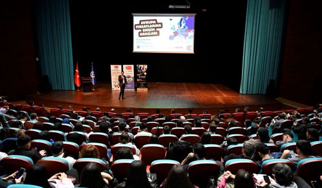 Uşak Üniversitesi öğrencilerine yurtdışı kariyer fırsatlarını anlattı!