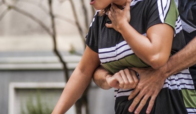 Aydın'da otobüs şoförü, yolcuyu Heimlich manevrasıyla kurtardı