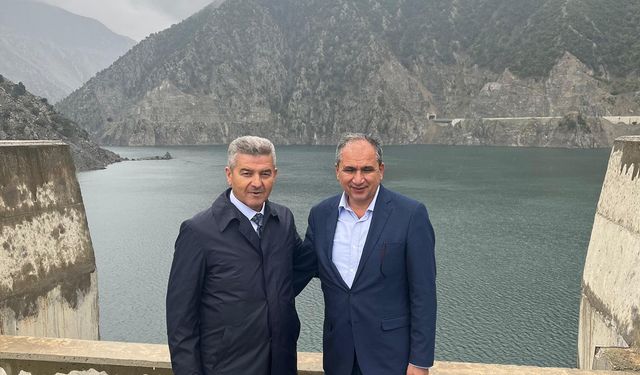 İsmail Güneş, daha önce Uşak Valisi olan Turan Ergün'ü ziyaret etti