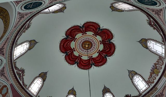 Şekerevleri Camii'nde Enderun Usulü Teravih Namazı Kılındı