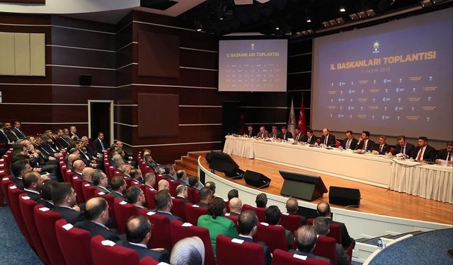 AK Parti Uşak İl Başkanı, daraltılmış il başkanları toplantısına katıldı