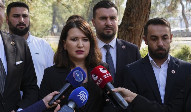 CHP'li Gökçen İzmir'de tutuklu partilileri ziyaret etti