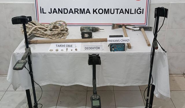 Uşak'ın Karahallı ilçesinde define avcılarına suçüstü