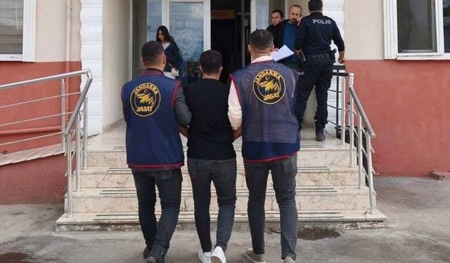 Afyonkarahisar'da 193 yıl hapis cezası bulunan firari yakalandı!