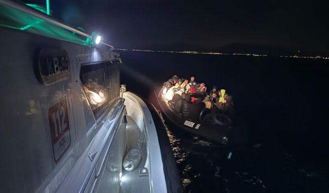 İzmir'de 38 düzensiz göçmen yakalandı, 14 düzensiz göçmen kurtarıldı