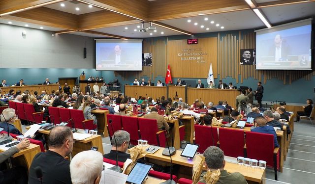 İzmir'de otopark ücretlerine yapılan zama AK Partili meclis üyelerinden tepki