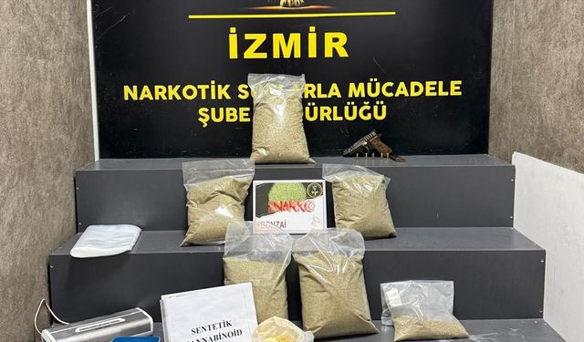 İzmir'de 6 kilo 940 gram yasaklı madde ele geçirildi !