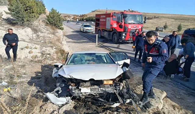Afyonkarahisar'daki trafik kazası 1 ölü, 2 yaralı!