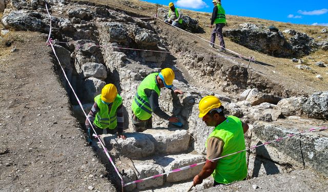 Uşak'ta tarihi stadyum gün yüzüne çıkıyor