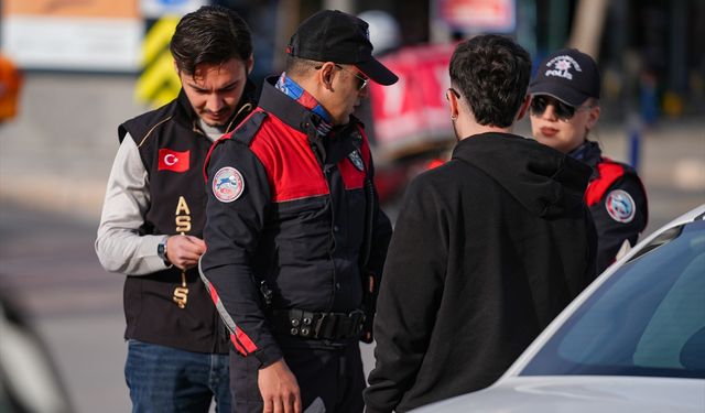 İzmir eş zamanlı "dar alan" uygulaması