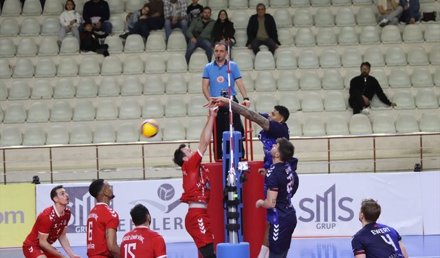Voleybol: SMS Grup Efeler Ligi