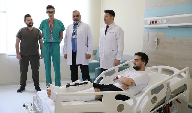 Kütahya'da kırık bacak mikrocerrahi ile tedavi edildi