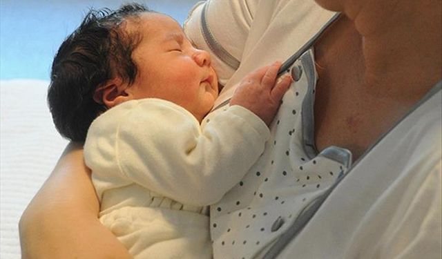 Uşak Eğitim ve Araştırma Hastanesi'nden Uzm. Dr. Sercan Aray, anne sütünün önemine vurgu yaptı