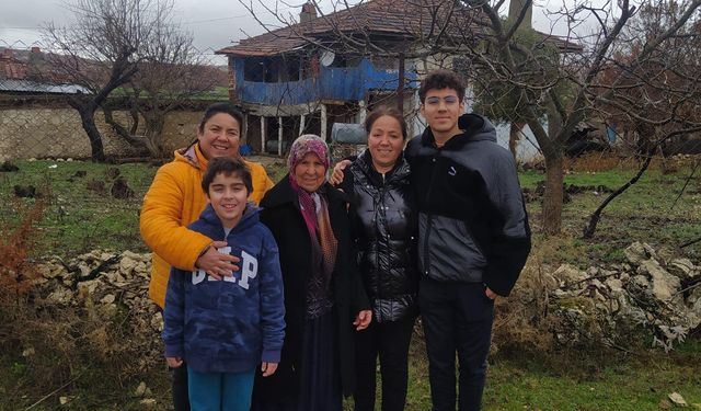 Uşak TSO Yönetim Kurulu Üyesi Şermin Mıdık Metin'in annesi Ayşe Mıdık hayata gözlerini yumdu