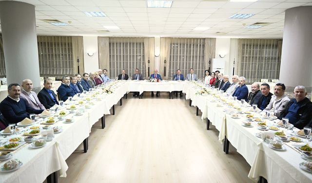 Uşak Üniversitesi Rektörü veda öncesinde ekibiyle buluştu