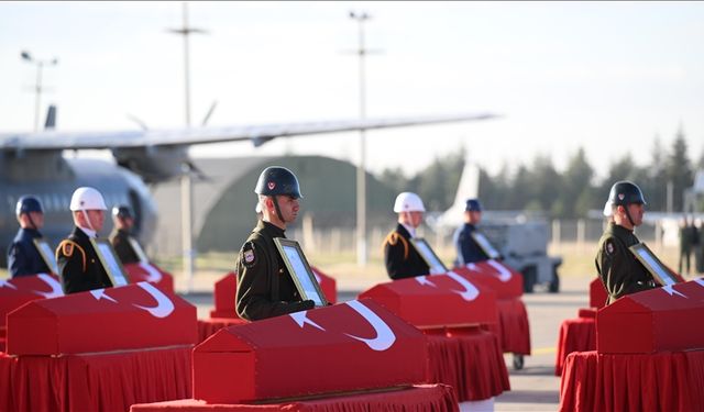 Mürted Hava Üssü'nde 20 şehidimiz için tören düzenlendi