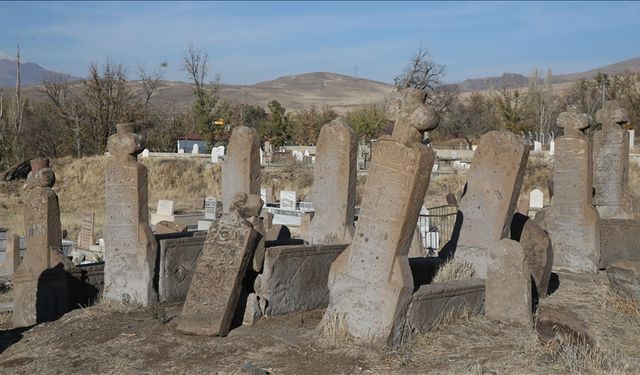 Develi'deki Türk boyları ve Osmanlı bezemeli mezar taşları belgelendi