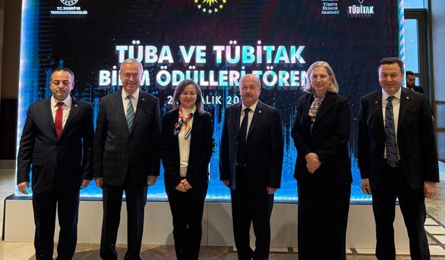 Uşak Üniversitesi Rektörü, TÜBA ve TÜBİTAK ödül törenine katıldı