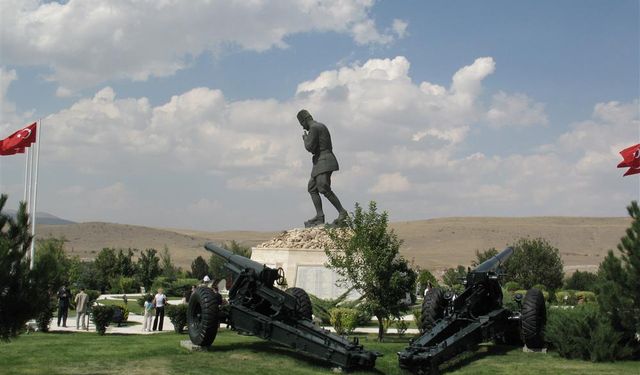 Uşak'a komşu Başkomutan Tarihi Milli Parkı'nda tarihi mağaralar sit alanı olacak