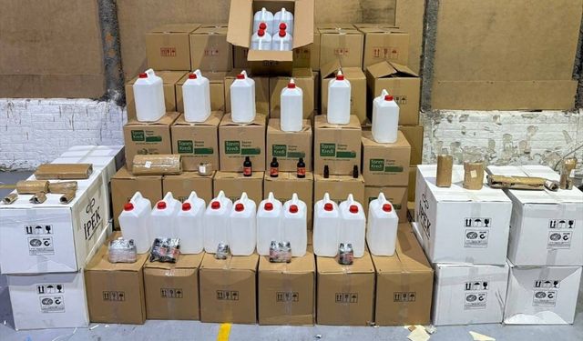 İzmir'de 2 bin 850 litre etil alkol yakalandı