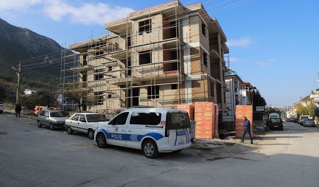 Denizli'de 2. kattan düşen inşaat işçisi Kadir Kılıç öldü