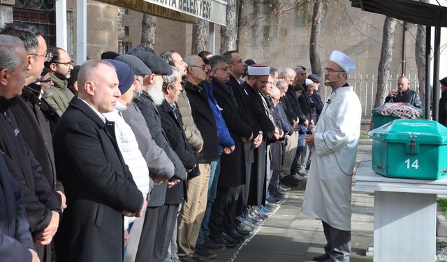 TRT İstanbul Radyosu'nun emekli sanatçısı Mustafa Hisarlı defnedildi