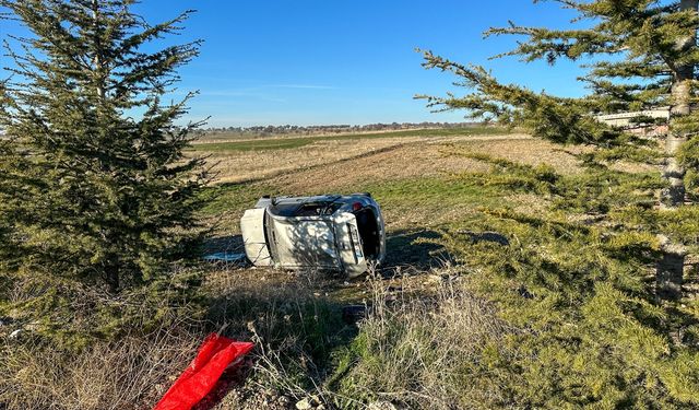 Uşak'ta otomobil devrildi, 3'ü çocuk 5 yaralı!