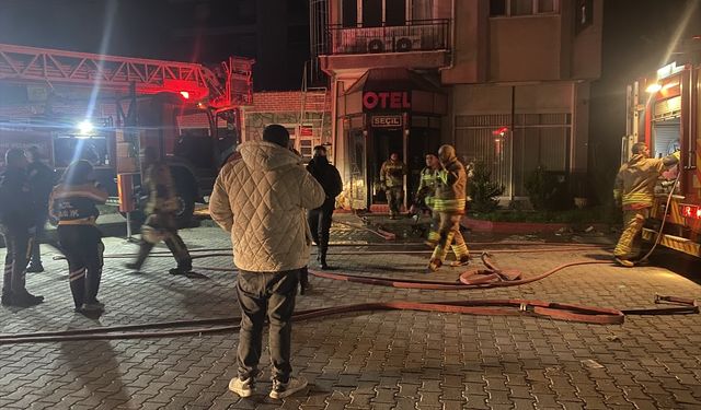 Manisa'da otelde çıkan yangın söndürüldü