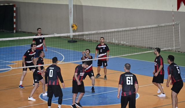 Manisa'da Kaymakamlık Kupası Voleybol Turnuvası yapılıyor!
