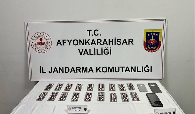 Afyonkarahisar'da yasaklı maddeden 4 kişi yakalandı